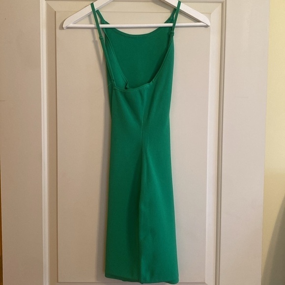 Aritzia Babaton Anderson sculpt adjustable halter knit mini dress Kelly green M - Picture 4 of 11